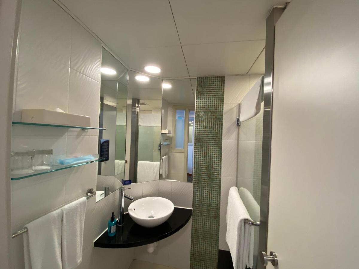 Standard Queen Room - High Floor