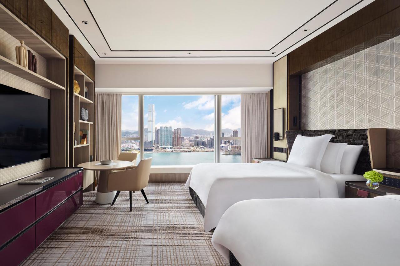  Executive Zimmer mit 2 Doppelbetten und Hafenblick