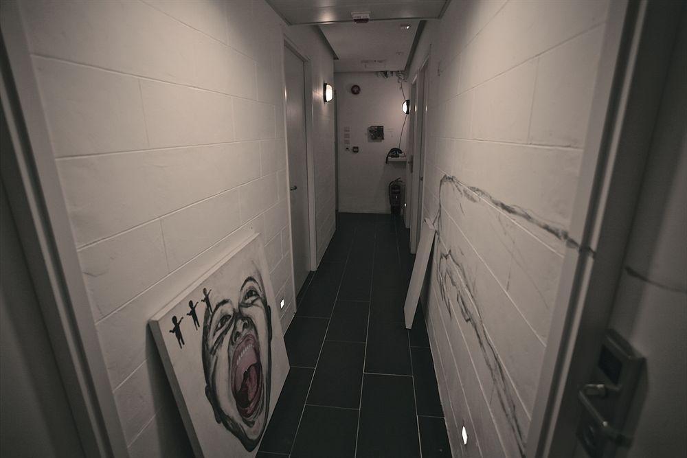 Adjoining 2 Double Rooms