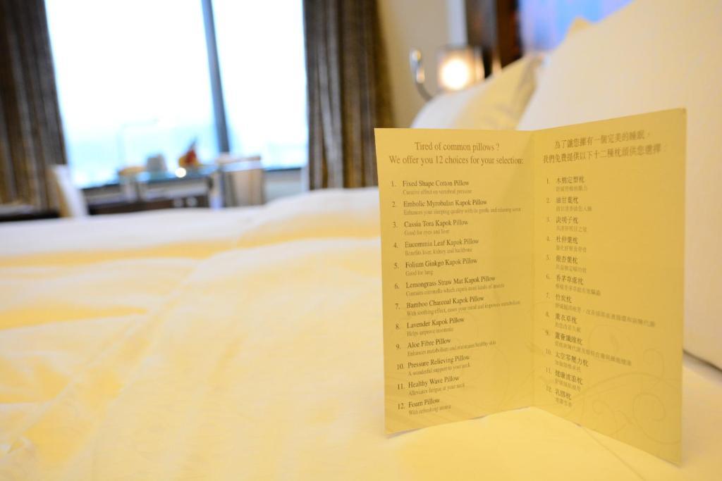 Grand Deluxe Zimmer mit Kingsize-Bett oder 2 Einzelbetten und Hafenblick