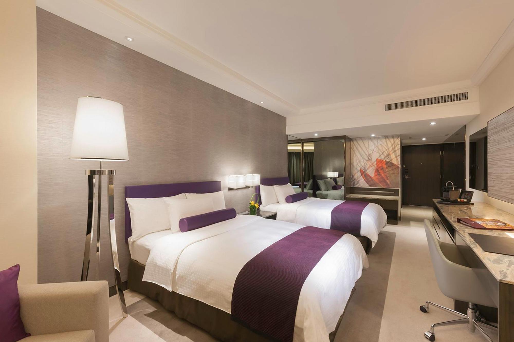 Continental Club - Deluxe Double or Twin Room