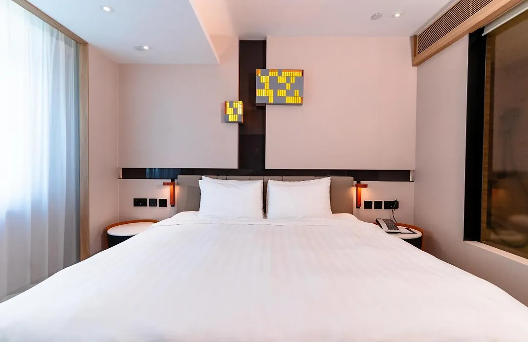 Nathan Hotel-1